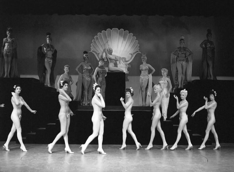 Танцовщицы на сцене в Лас-Вегасе, 1952 год