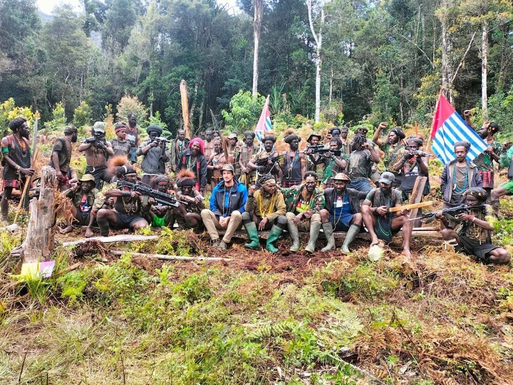 Индонезия начала операцию против папуасов-повстанцев, захвативших в плен новозеландского пилота