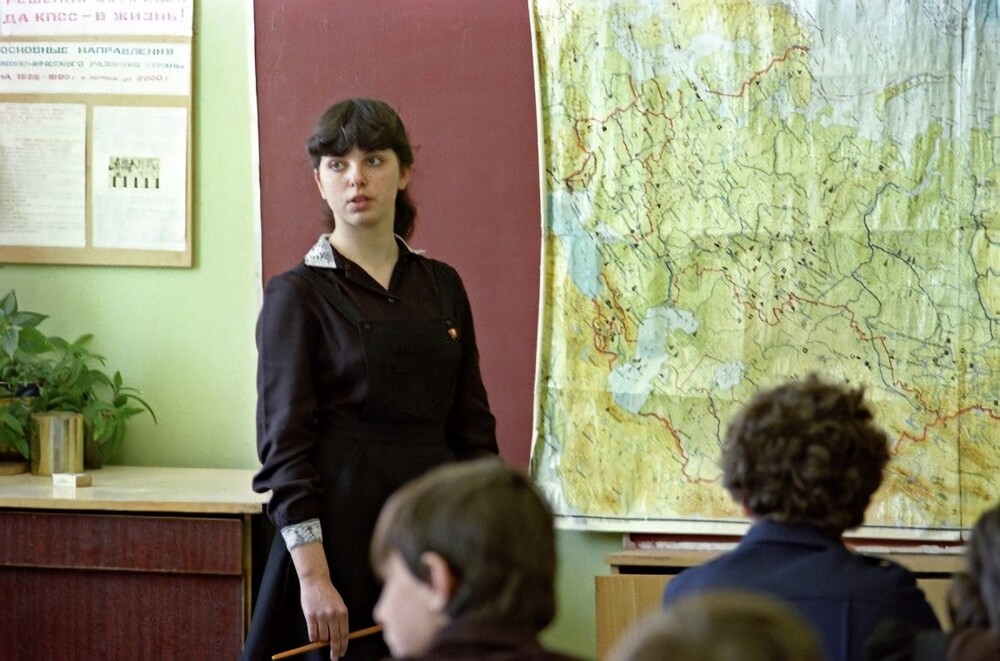 Занятия в средней школе города Радужный в Тюменской области, 1986 год