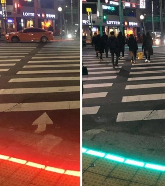 9. Специальные светофоры на асфальте, чтобы корейцы, которые всегда сидят в телефоне, знали, когда можно и нельзя переходить дорогу
