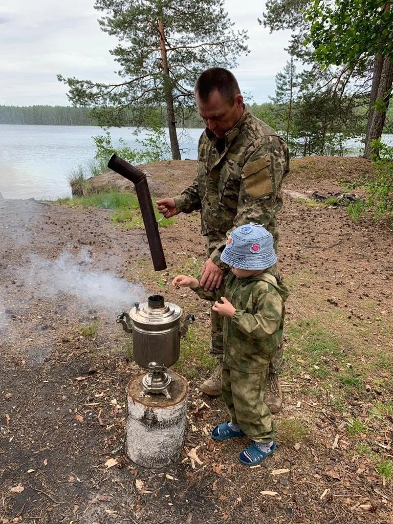 Тебе что, есть нечего? Давай я тебе в магазине куплю еду