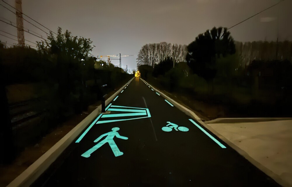 8. Монпелье, Франция. Велосипедная дорожка с фотолюминесцентной краской