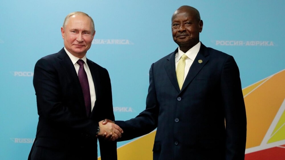 Войска Уганды придут на помощь Москве, если ей будет грозить опасность - генерал-лейтенант вооружённых сил Уганды и одновременно сын президента страны Йовери Мусевени Мухузи Кайнеругаба. В Уганде проживает 45,85 миллиона человек.