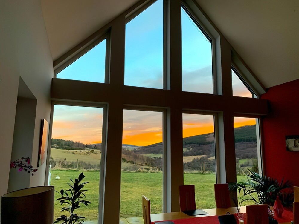 5. «Прекрасный восход солнца из окна моей кухни, Шотландское высокогорье»