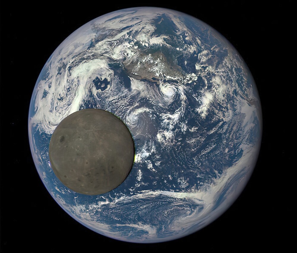 24. Если бы Земля была баскетбольным мячом, то в этом масштабе Луна была бы теннисным и вращалась на расстоянии около 7,5 метров. Что намного дальше, чем думает большинство людей
