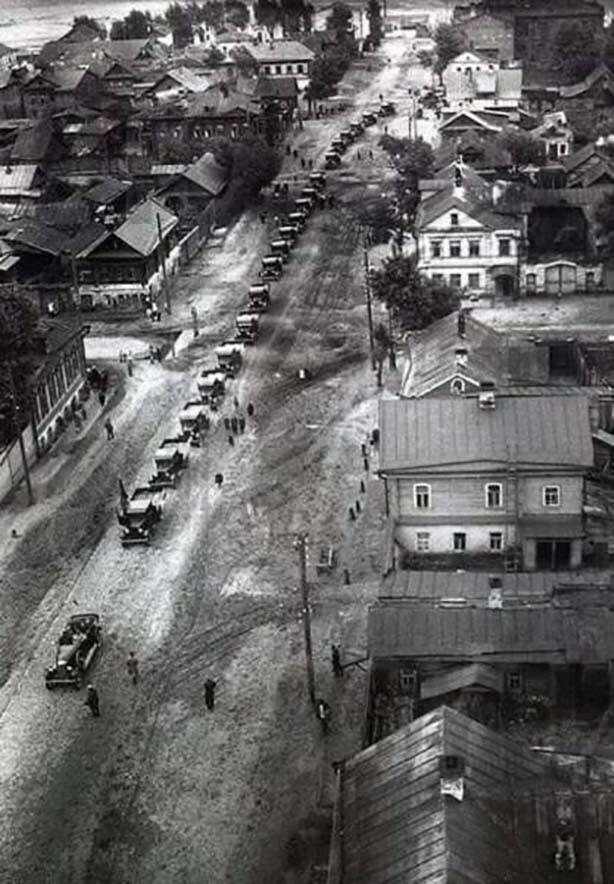 Первые автомобили Горьковского автозавода едут в Москву, 1932 год