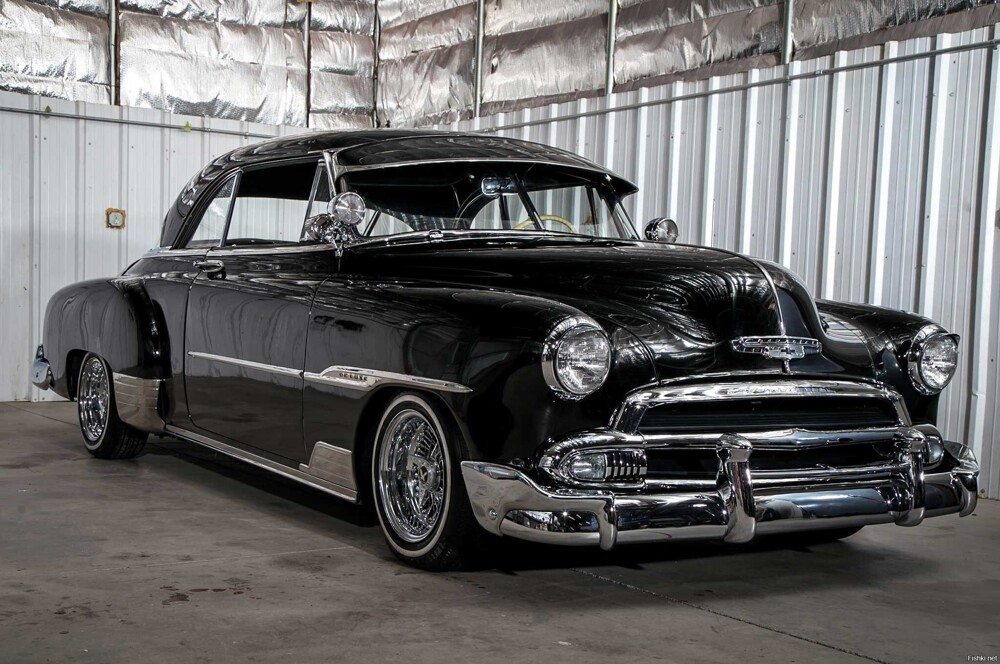 Chevrolet Deluxe похож