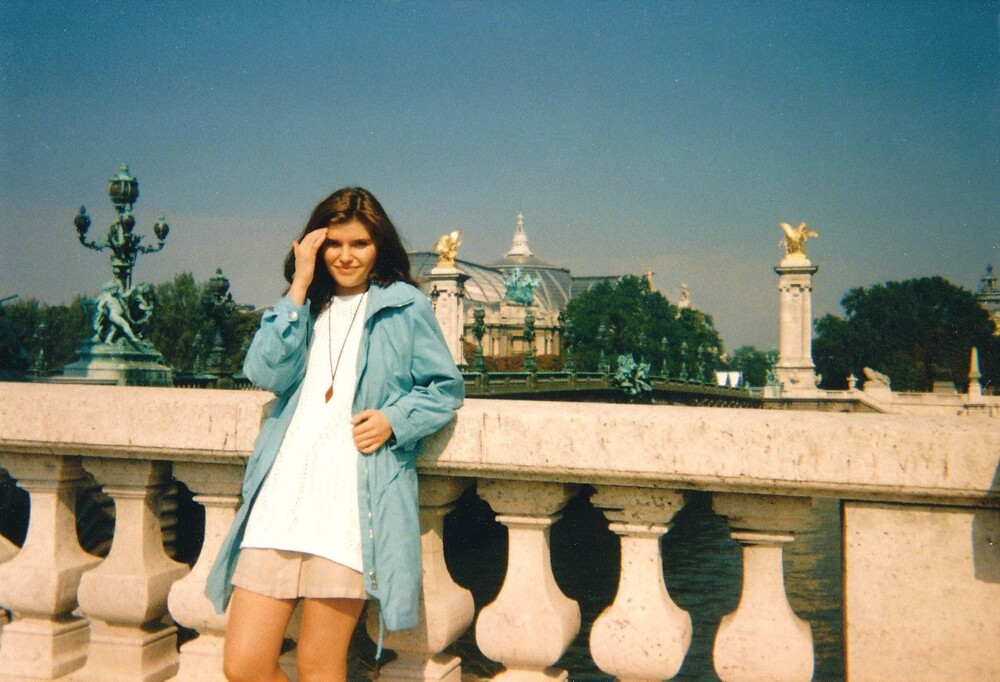 Девушка в Париже,1995 год.