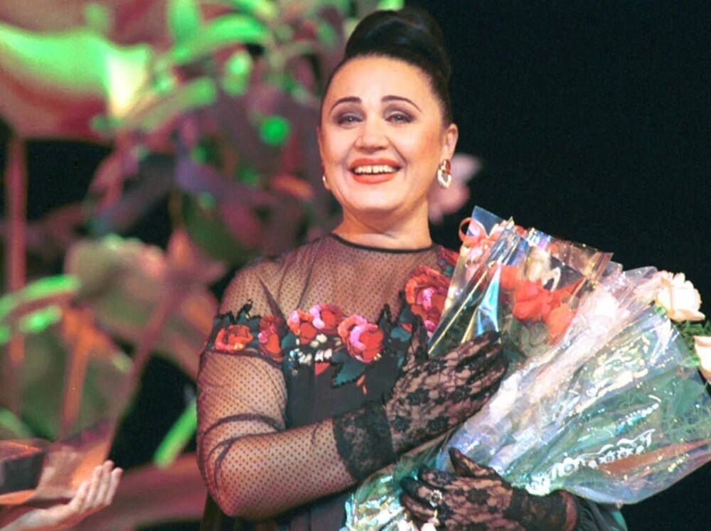 Художественный руководитель и солистка ансамбля «Русская песня» Надежда Бабкина, 1992 год