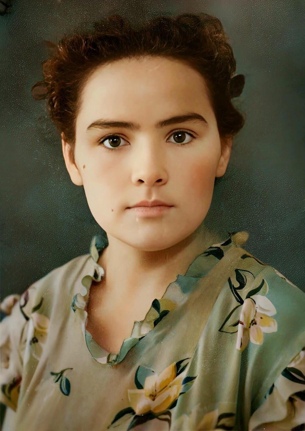 Узбекская девушка Нафиса Нурматова.  Ташкент, 1955 год.