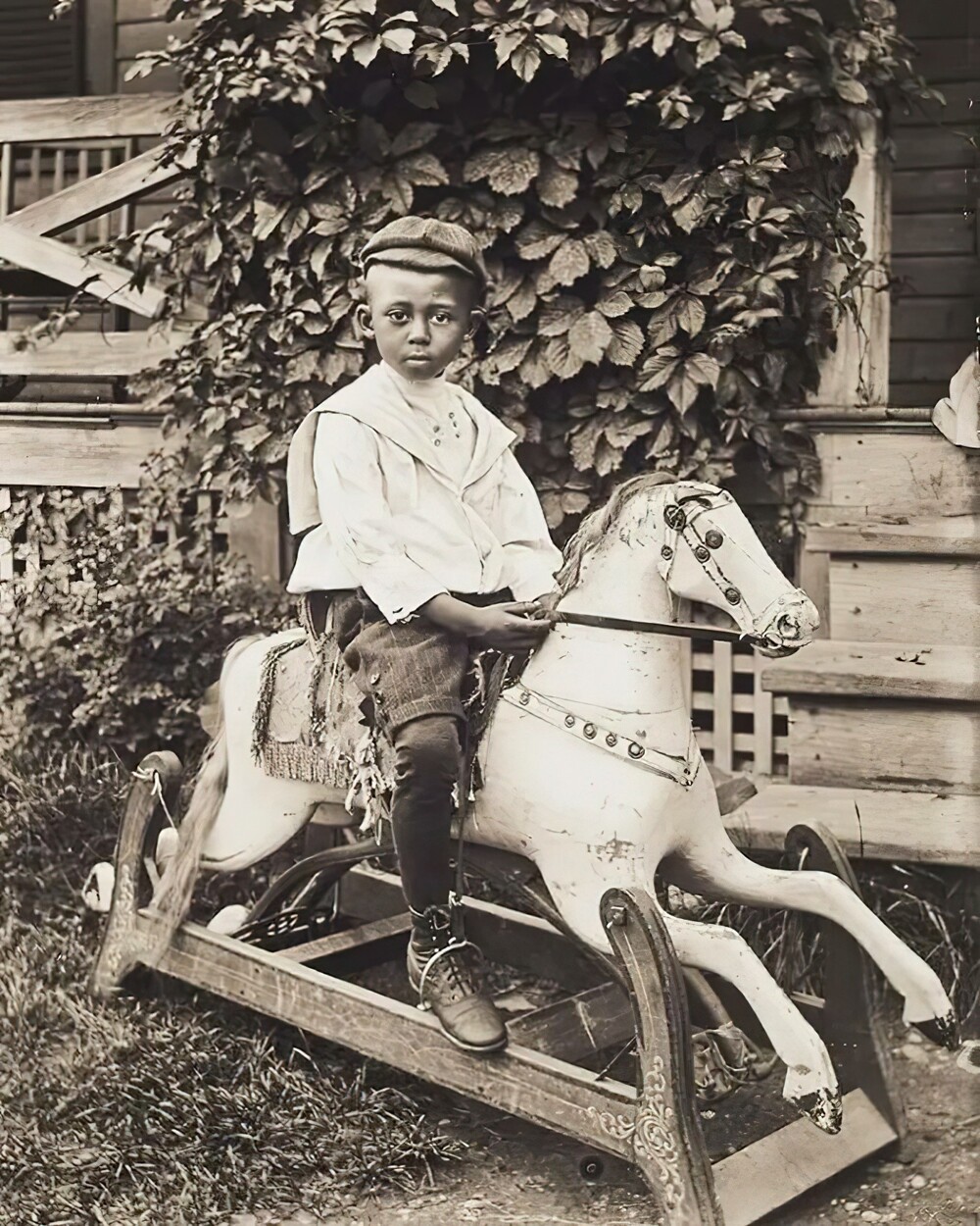 20. Мальчик на лошадке-качалке, 1902 год