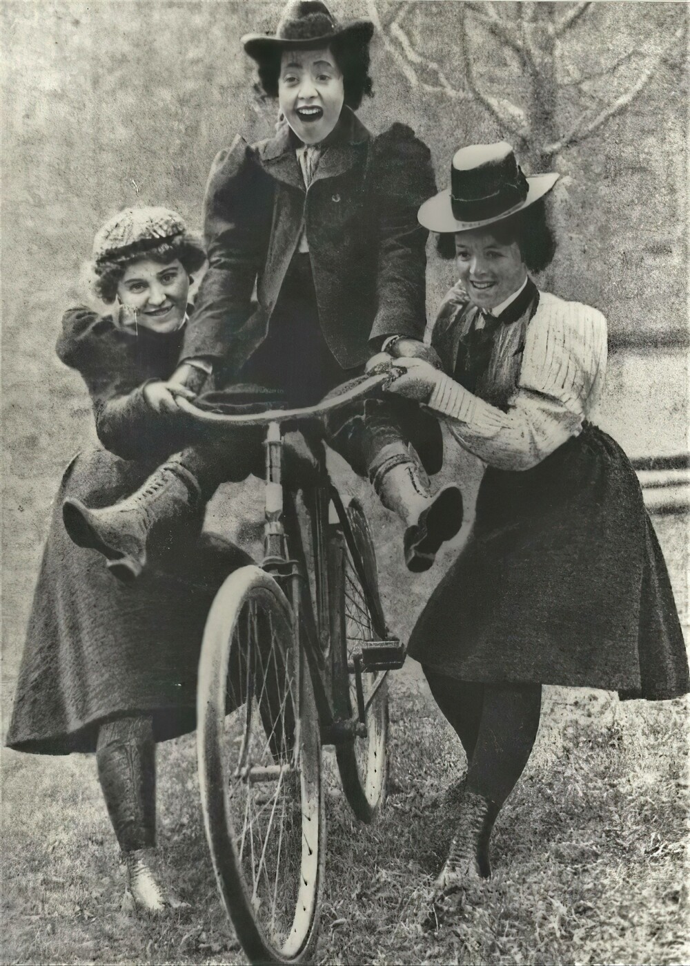 9. Первый раз на велосипеде, 1895 г.