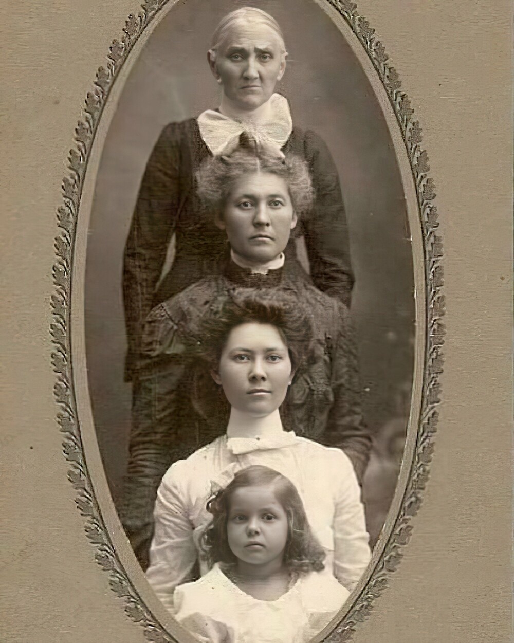 8. Четыре поколения, одна фотография, 1905 г.