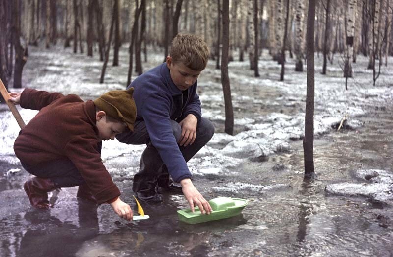 У мальчишек весна! Фото Александра Чепрунова, 1970-е