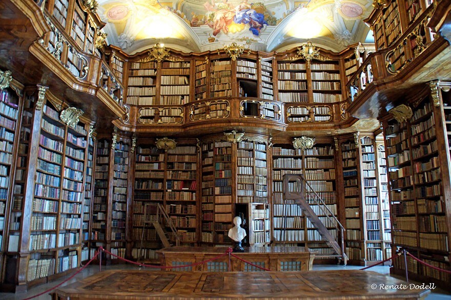 Библиотека в монастыре Святого Флориана, Австрия