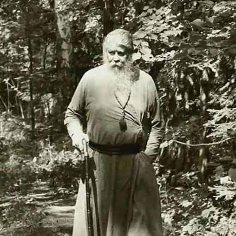Онегин Гаджикасимов: советский поэт, ставший монахом
