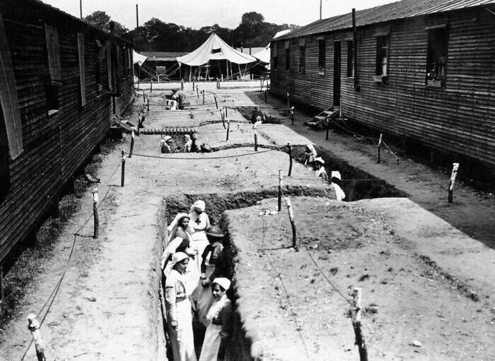 27. Медсёстры в окопах во Франции, 1918 год