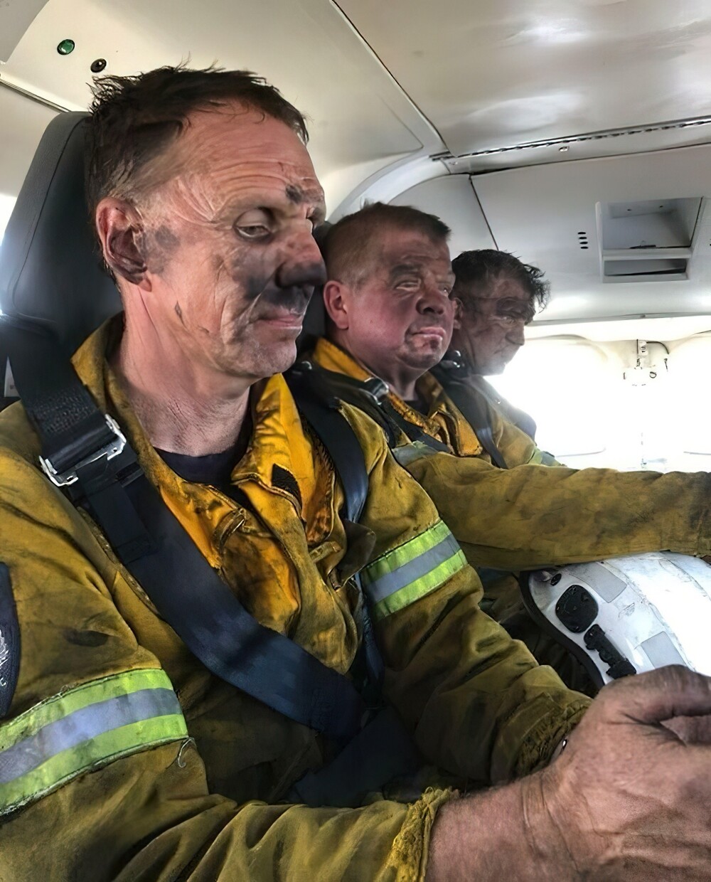 11. «Эти парни тушат лесные пожары в Тасмании, Австралия»