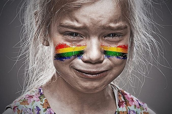 Законодатели Калифорнии предлагают забирать детей у родителей, не признающих ЛГБТ-выбор