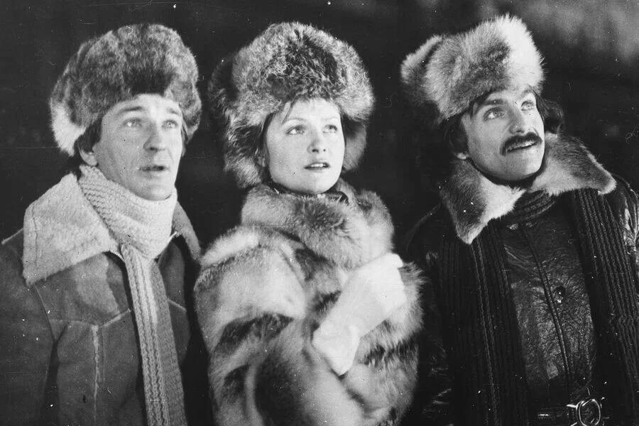 Юрий Овчинников, Ирина Скобелева и Амаяк Акопян в кадре из фильма «Фантазия на тему любви», 1981 год