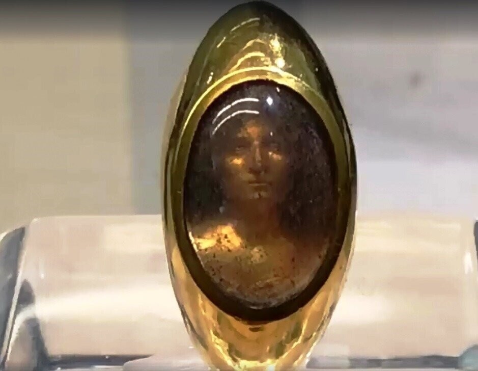 Голографическое кольцо Карвилио: уникальный артефакт Древнего Рима