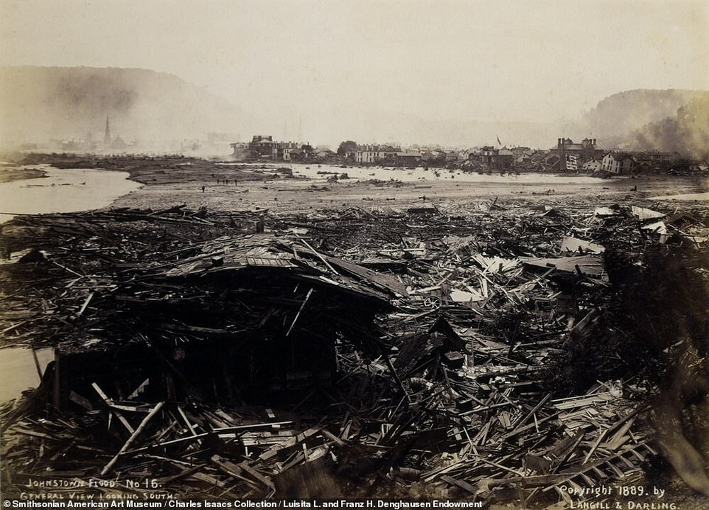 11. Последствия наводнения 1889 года в городе Джонстаун, которое произошло после разрушения плотины Саут-Форк на реке Литтл-Конемо в Пенсильвании
