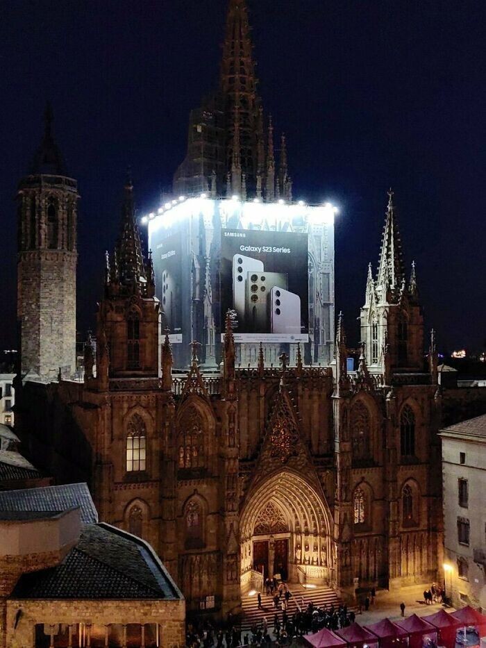 4. Реклама на соборе, Испания