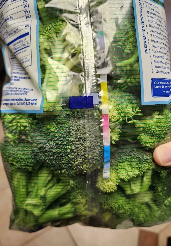 6. На этой упаковке - оптическая иллюзия, чтобы овощи выглядели зеленее