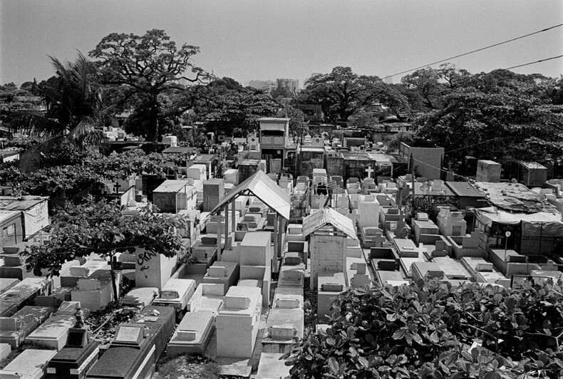 На кладбище в Маниле живёт 6000 человек