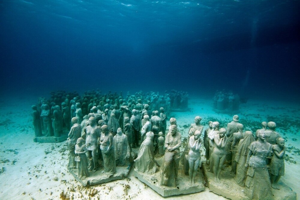 8. Статуя "Молчаливая эволюция" полностью. Подводный музей в Канкуне