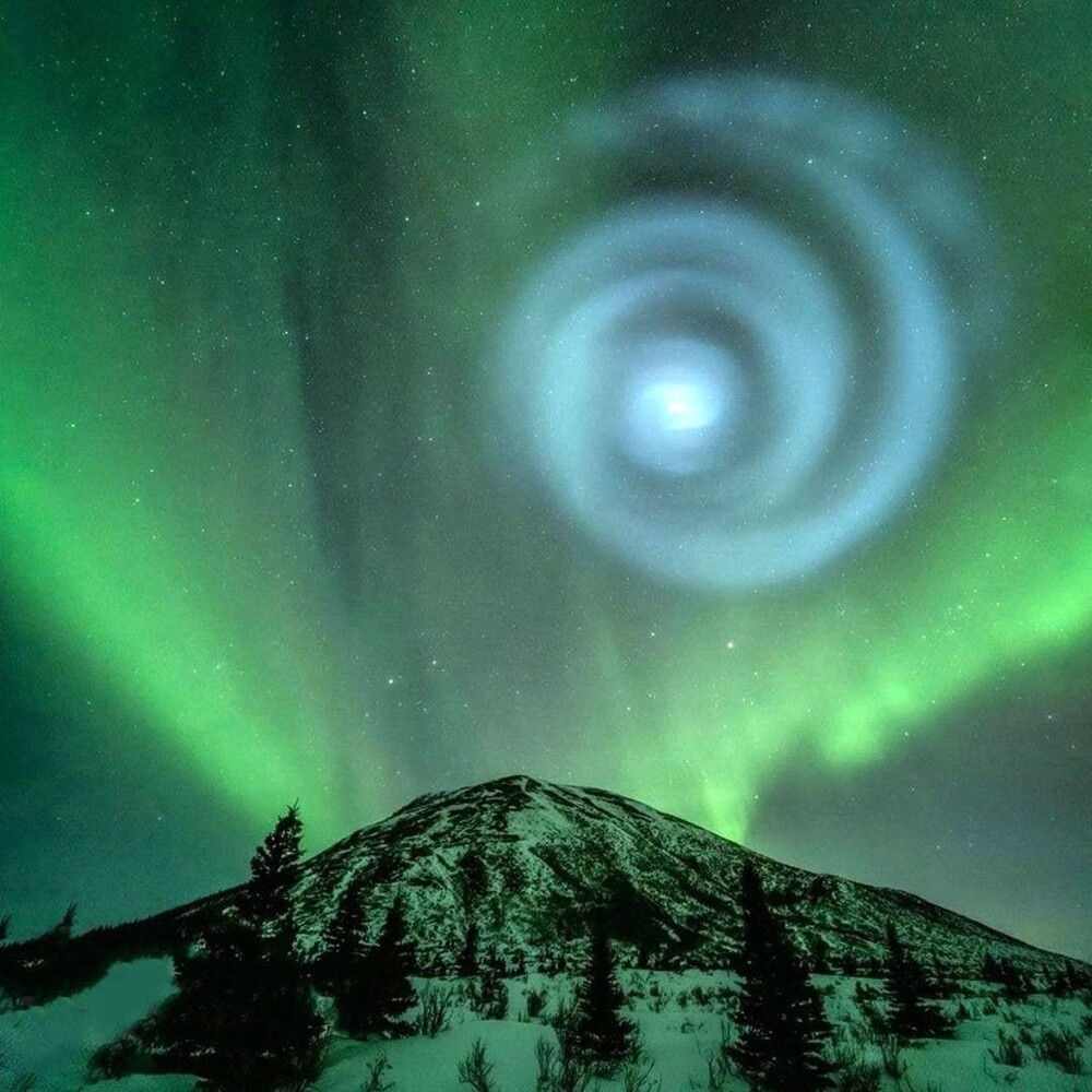 На Аляске очевидцы засняли необычное явление в небе