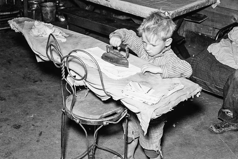 Сын Джона Хершенберга, фермера-меннонита. Монтана, США, 1937 год. Фотограф Расселл Ли
