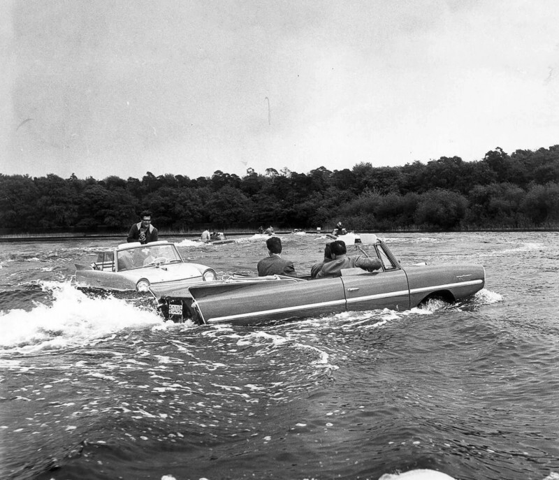 Автомобили-амфибии в проливе Ла-Манш, 1965 год