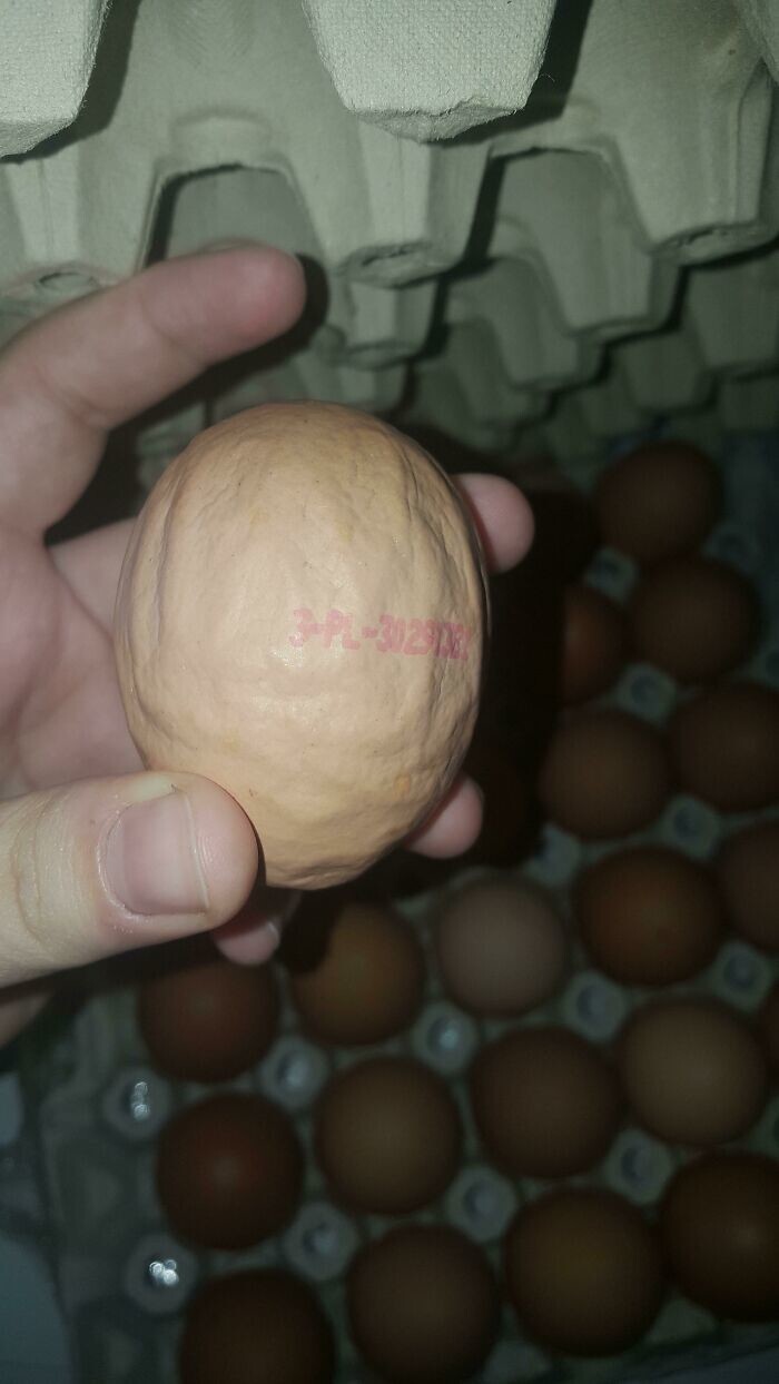 30. "Помятое" яйцо