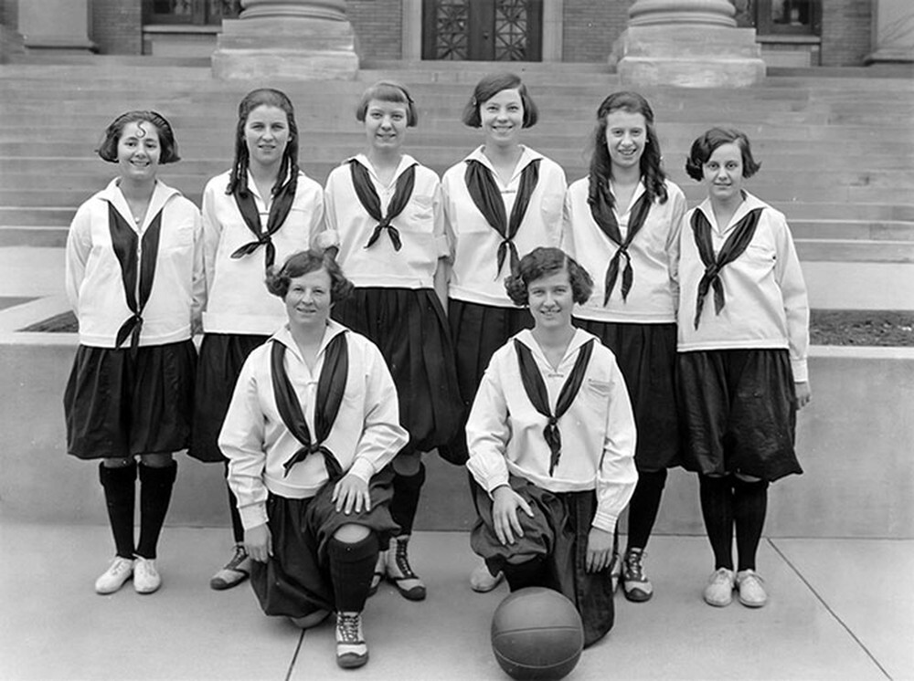 11. Женская баскетбольная команда, 1923 год