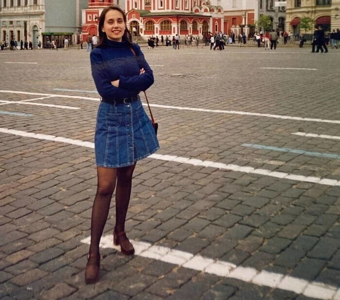 Счастливая туристка в Москве, 1998 год.