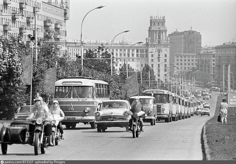 Интересные фотографии времен СССР от Юганск за 23 апреля 2023