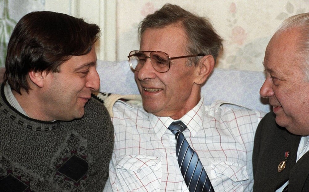 Геннадий Хазанов,  Лев Яшин и  Николай Озеров, 1990 год
