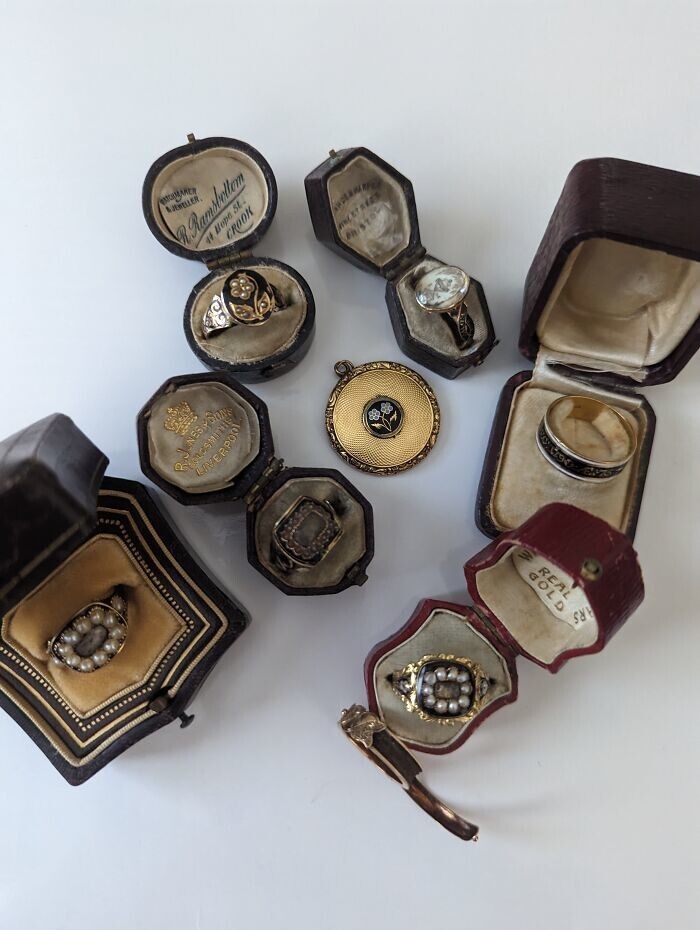 3. Винтажные кольца и коробочки для них из 1700-1869 годов