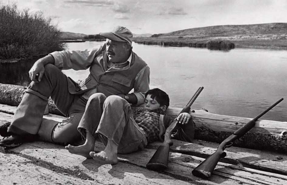 Эрнест Хемингуэй и его сын Грегори, октябрь 1941 года, Айдахо