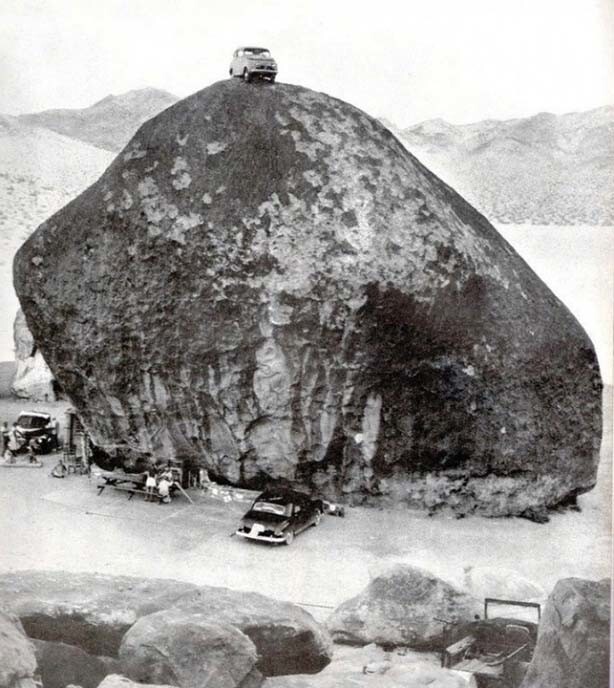 Между Лос-Анджелесом и Лас-Вегасом в пустыне Мохаве лежит валун, который считается самым крупным камнем в мире. 15 октября 1951 год