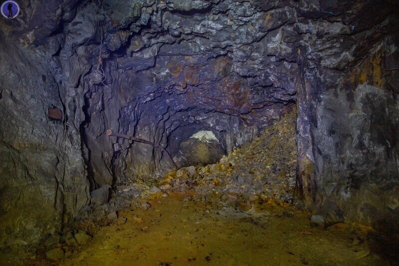 Заброшенная штольня "Анабиоз" с ледяным спуском в недра гигантского рудника