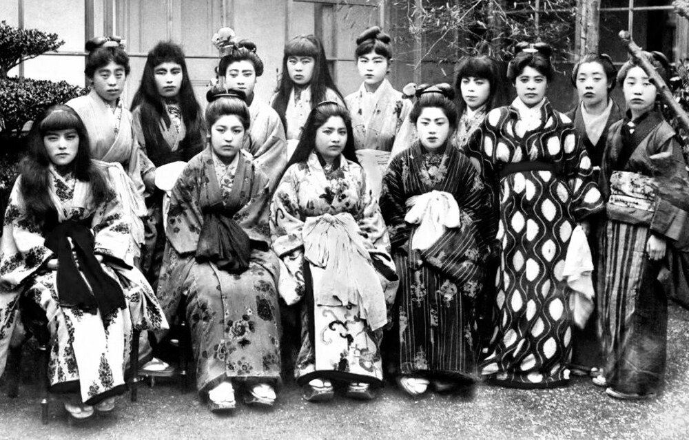 8. Проститутки из борделя «Цветущая вишня», префектура Канагава, Япония, 1894 год