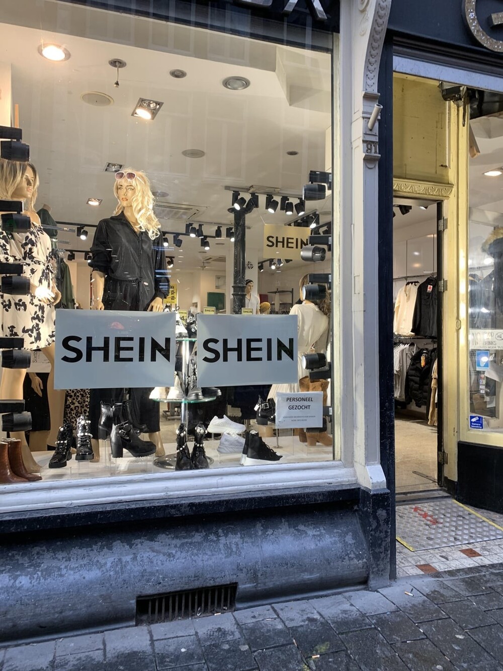 5. В Амстердаме есть оффлайн магазин знаменитого Shein