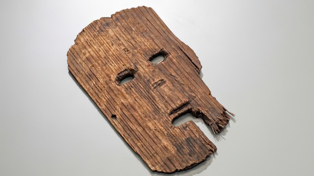 В Японии нашли ритуальную маску, которой 1800 лет