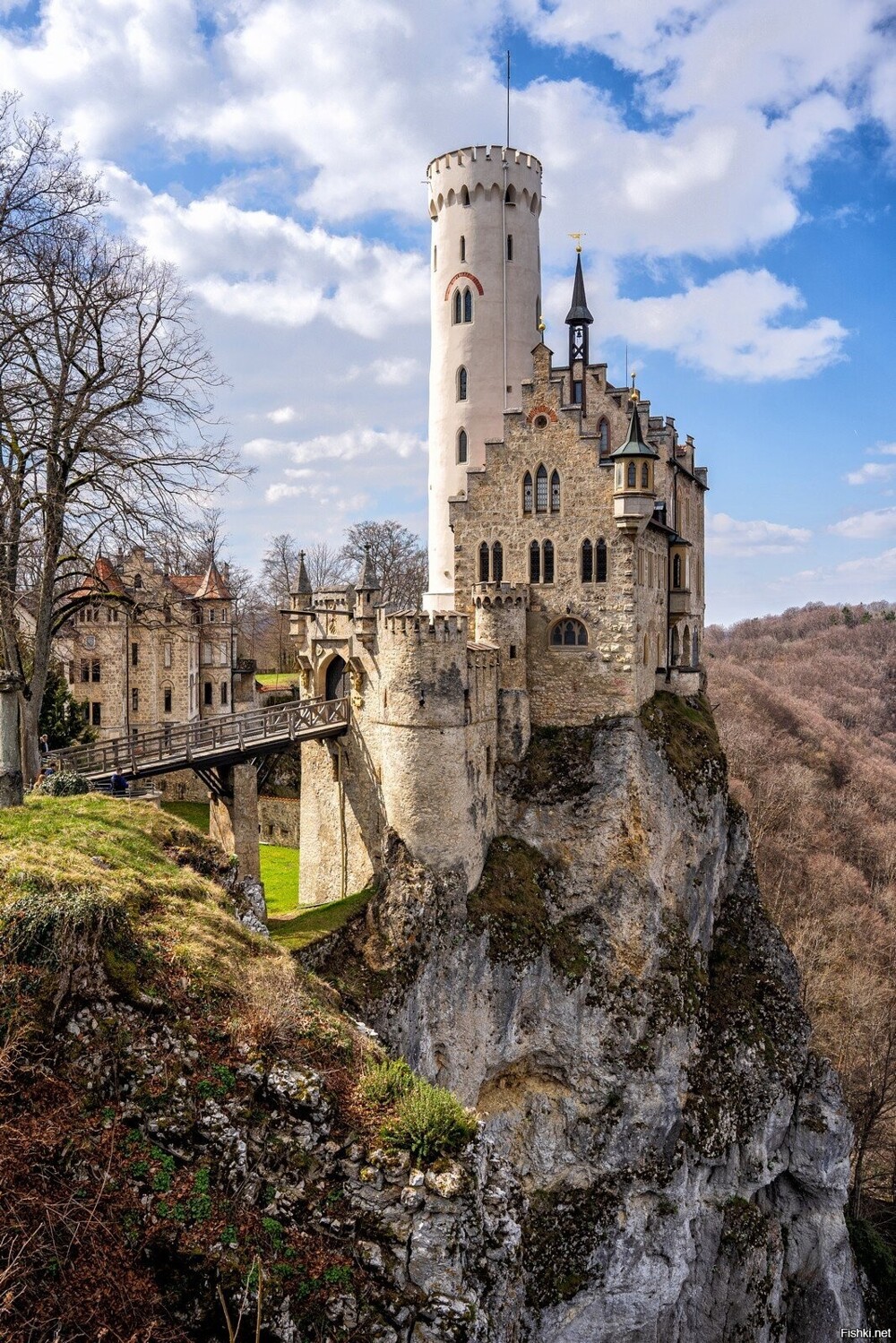 Замок Лихтенштейн - с немецкого светлый камень
