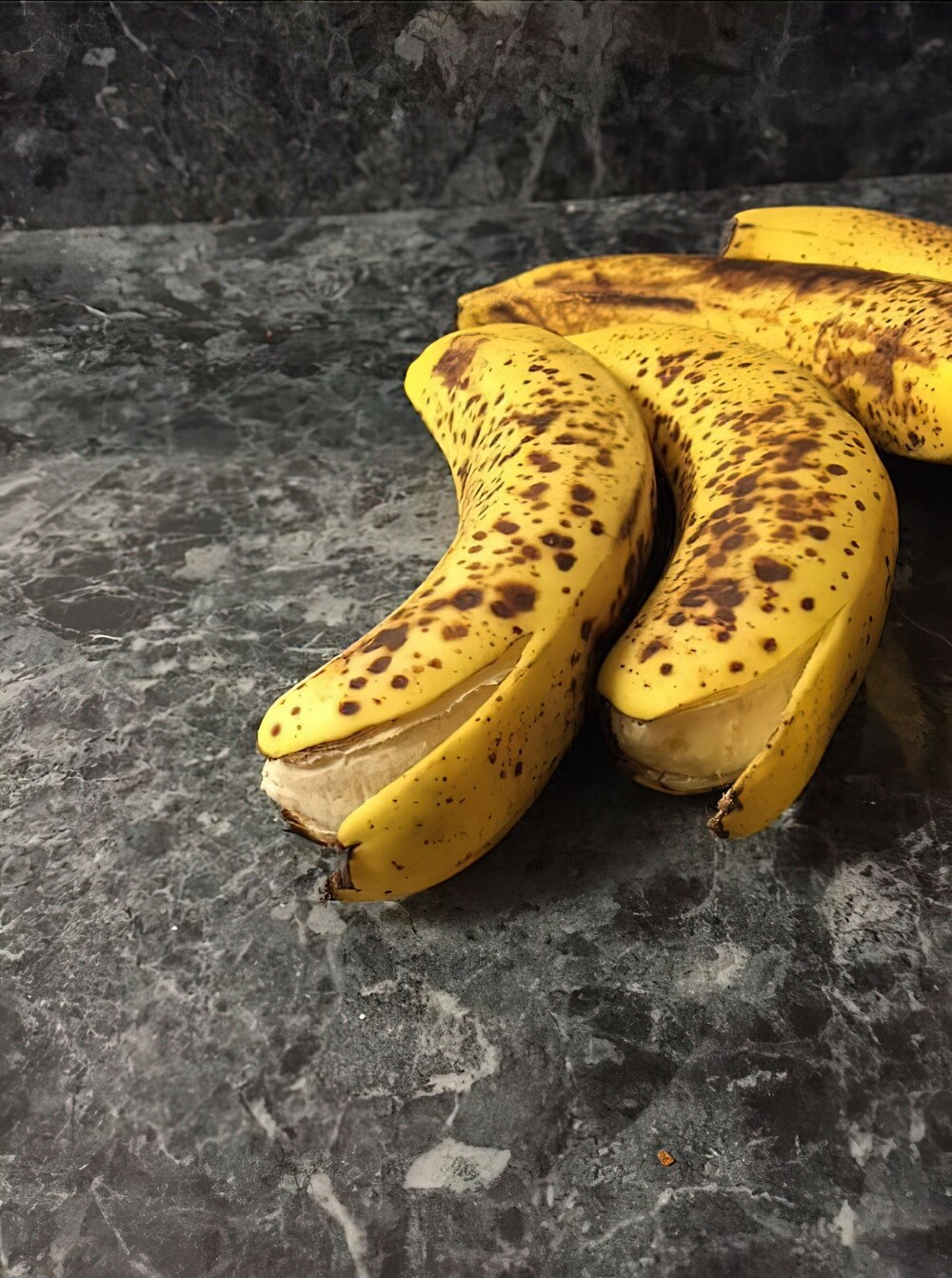 18. «Мой 6-летний сын обиделся на меня и вскрыл все бананы. Я воспитываю пассивно-агрессивного монстра»