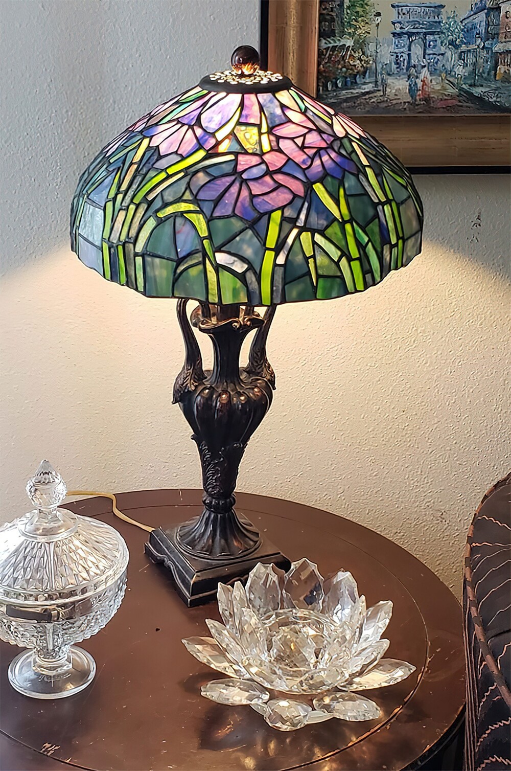 15. «Я просто ахнула, когда увидела эту лампу в магазине Goodwill в Корал-Спрингс, Флорида. И всего за 10 долларов! Я схватила её, хихикая, и побежала. Моя прелесть»