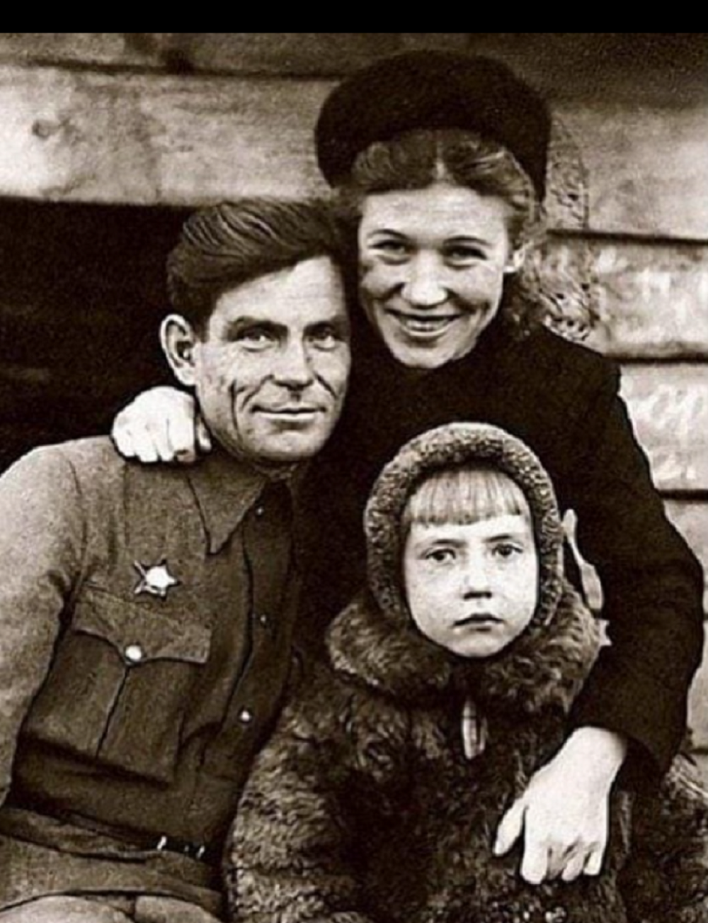 Инна Чурикова с папой и мамой
