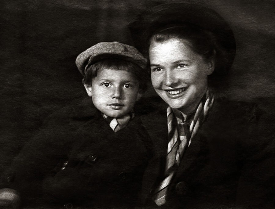 Саша Пороховщиков с мамой